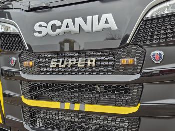 Scania S660 V8 6x2/4 / FULL AIR / RETARDER / SHOW / 24.000 km !