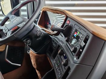 Scania S660 V8 6x2/4 / FULL AIR / RETARDER / SHOW / 24.000 km !
