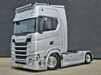 Scania S590 V8 4x2 / RETARDER / FULL AIR / 54DKM