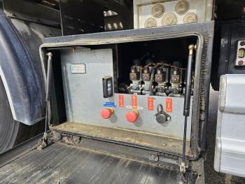 Iveco AD320S42 8x2 / RETARDER / WINCH / AUTO-TRANSPORTER