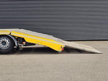Iveco AD320S42 8x2 / RETARDER / WINCH / AUTO-TRANSPORTER