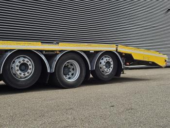 Iveco AD320S42 8x2 / RETARDER / WINCH / AUTO-TRANSPORTER