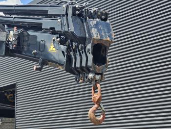 Volvo FH540 8X4 / HMF 28TM KRAN / CRANE / OPRIJ- MACHINETRANSPORT