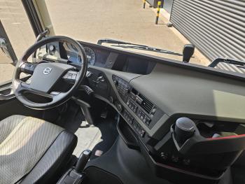 Volvo FH540 8X4 / HMF 28TM KRAN / CRANE / OPRIJ- MACHINETRANSPORT