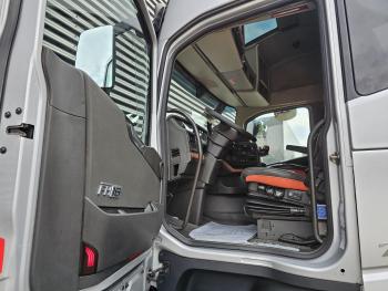 Volvo FH 16.750 6X4 / RETARDER / FULL AIR / 80 T