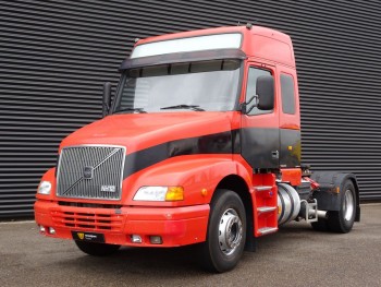 NH 12.460 / GLOBETROTTER / MANUAL GEARBOX / 4X2