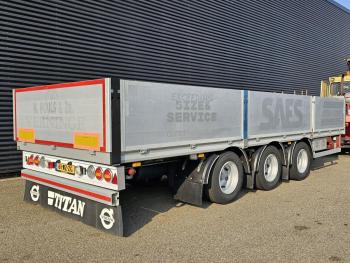 Fynkar K324T / 3 AXLE / TWIST-LOCKS / 2 X LIFT AXLE