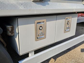 Fynkar K324T / 3 AXLE / TWIST-LOCKS / 2 X LIFT AXLE