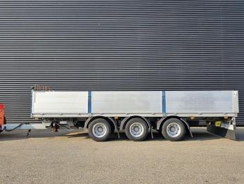 Fynkar K324T / 3 AXLE / TWIST-LOCKS / 2 X LIFT AXLE